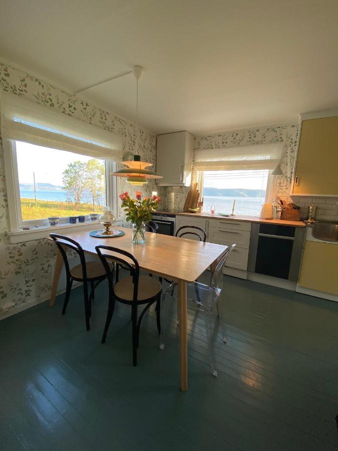 טרומסה Unique And Charming Holiday Home With Fantastic Sea Views מראה חיצוני תמונה